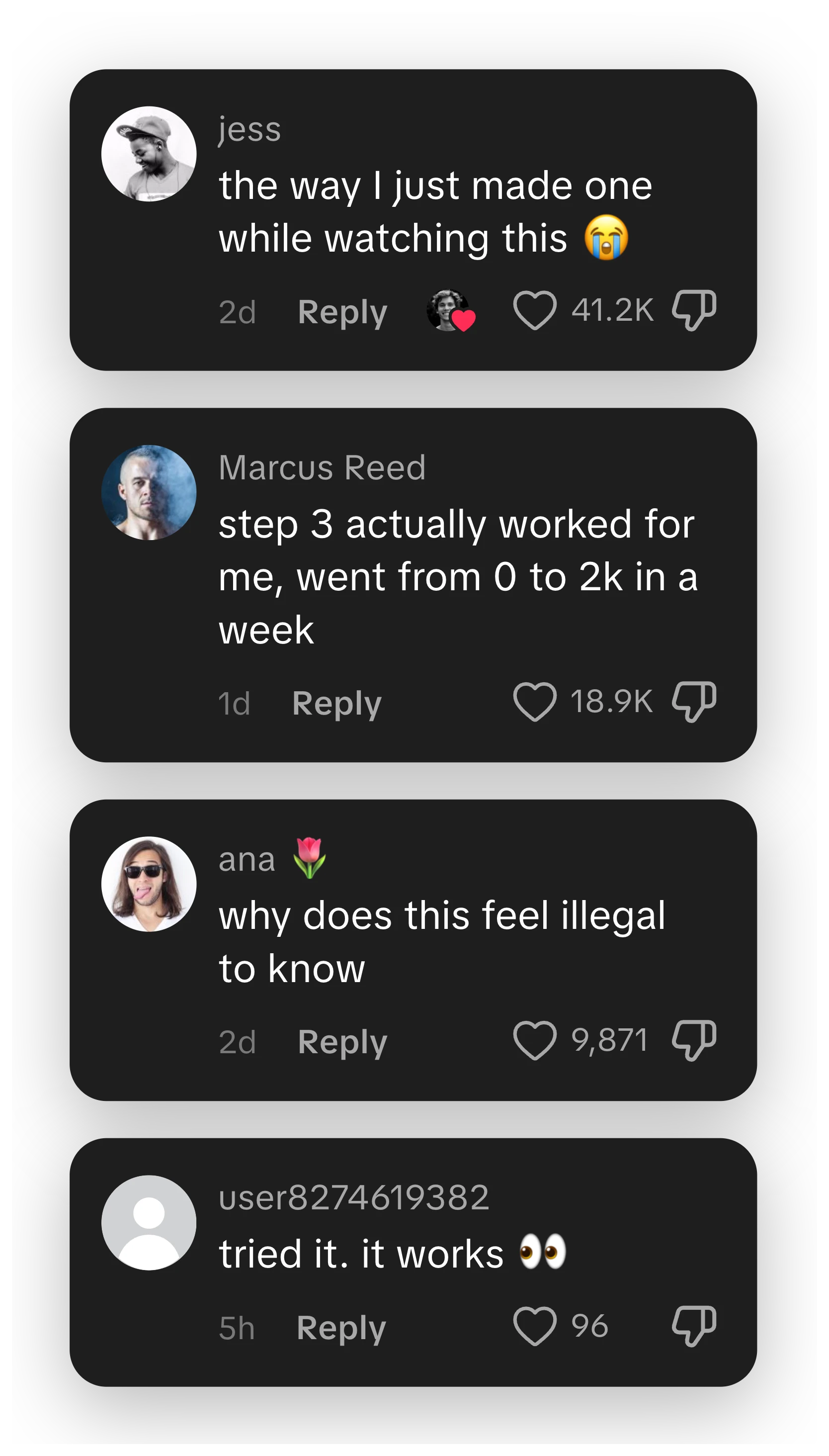 Quatre cartes de commentaires TikTok exportées en 4× sur un fond transparent